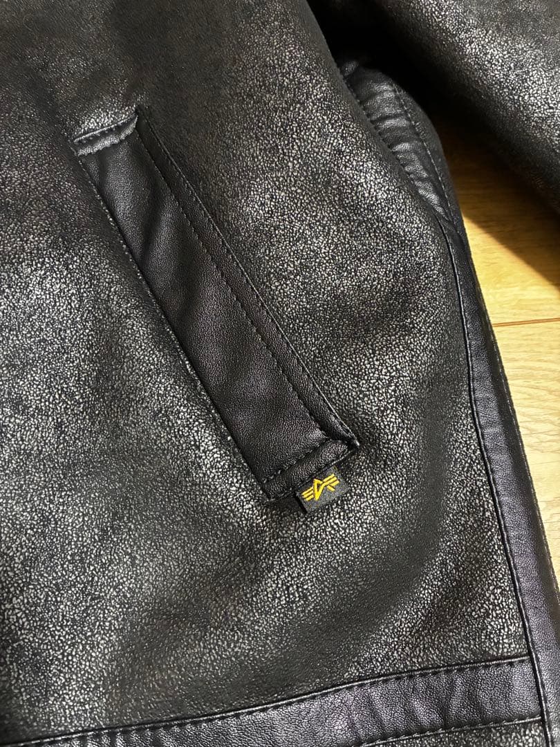 ALPHA INDUSTRIES B-3 フェイクムートンジャケット