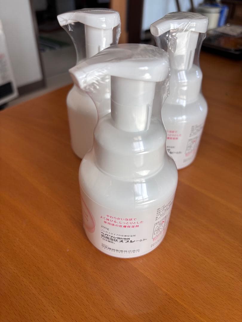 保湿剤へパリン泡状スプレー 200g3本