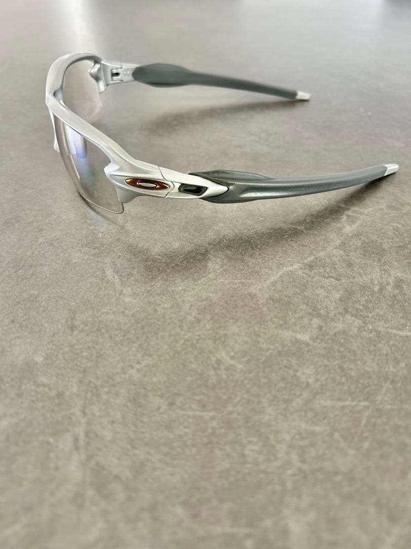 Oakley サングラス　FLAK 2.0