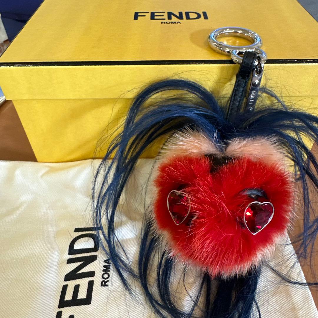 新品同様FENDI モンスターファーチャーム