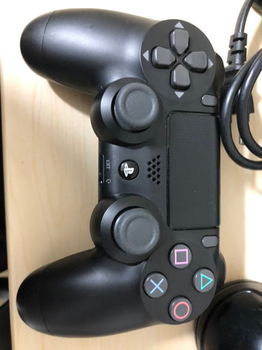 ps4 500GB本体＋コントローラー＋充電スタンド＋ソフト2本