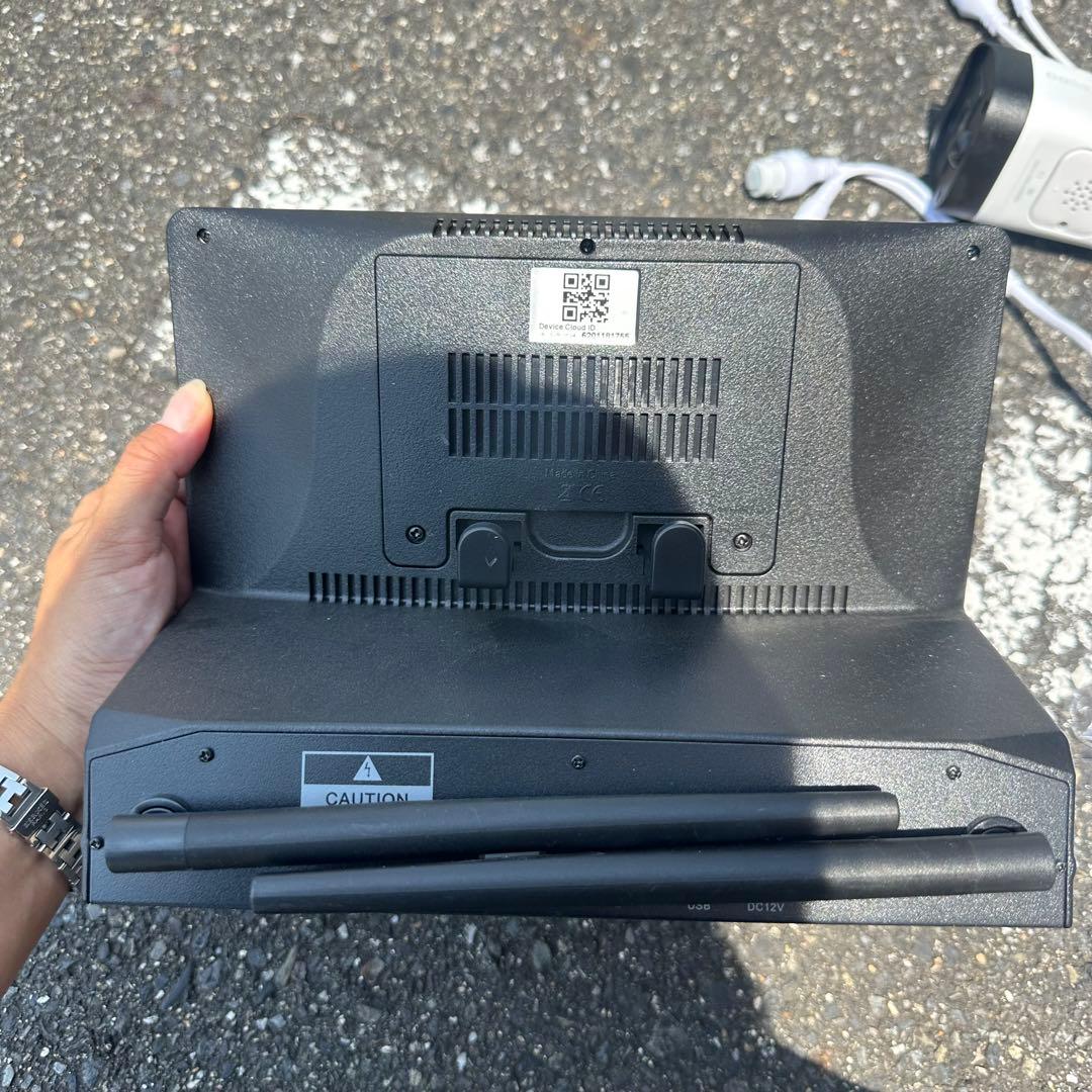 防犯カメラ　OOSSXX 10インチモニター付　4台