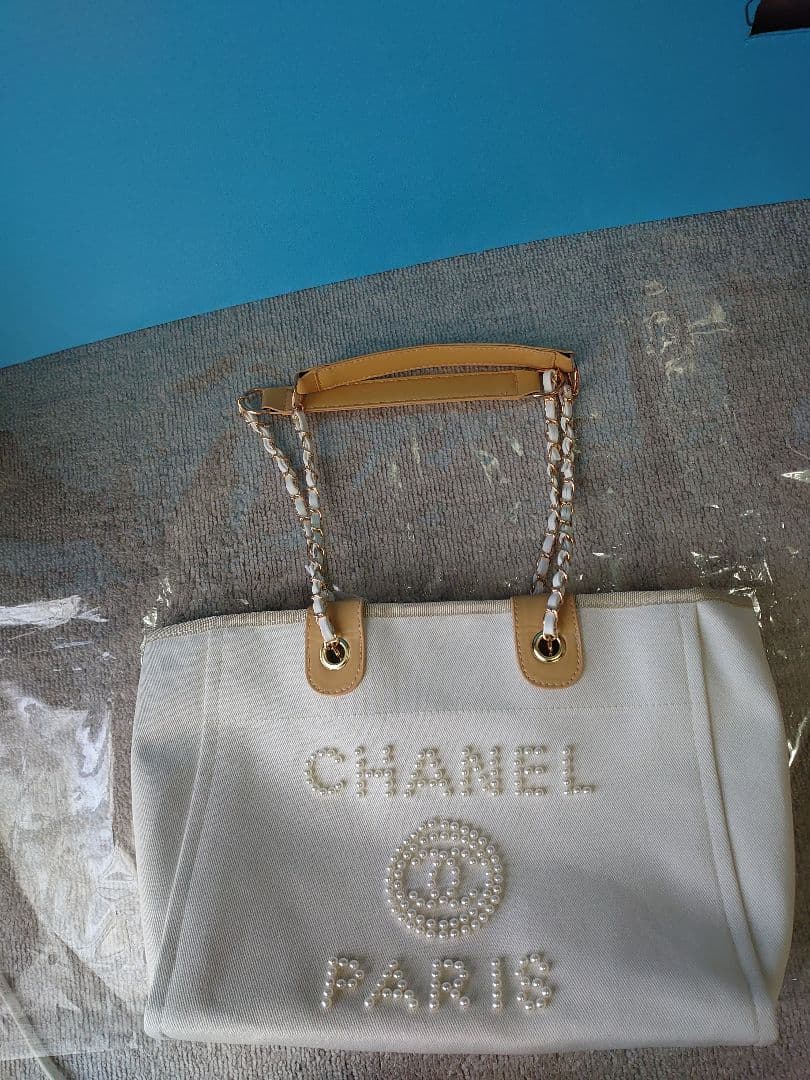 CHANEL 　ノベルティ　パール装飾 トートバッグ　ホワイト系