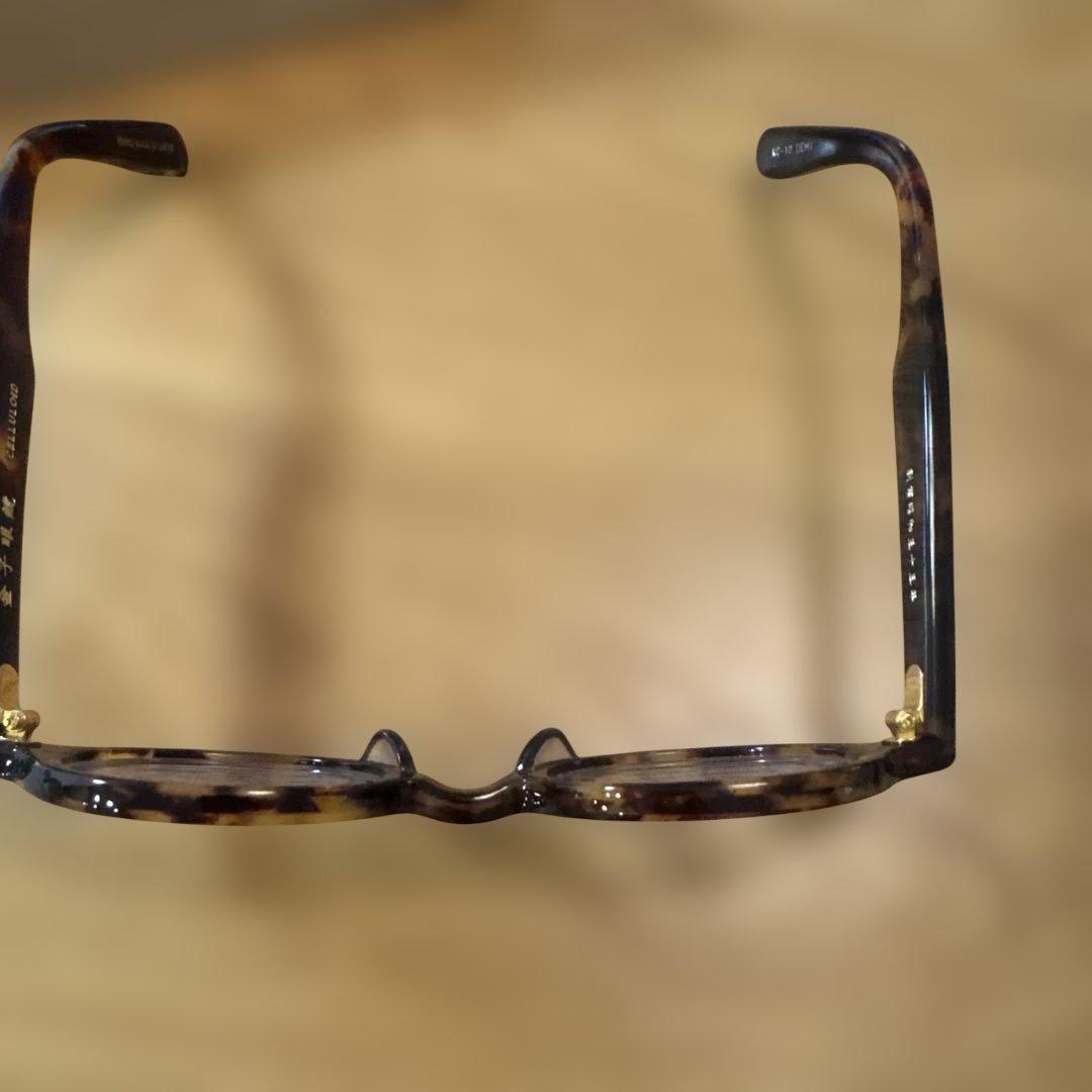 金子眼鏡 ブラウン度ありメガネ(0.75-1.0ぐらい)