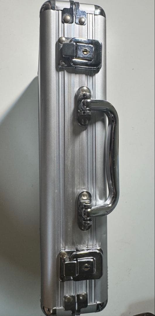 アルミ製シルバーケース