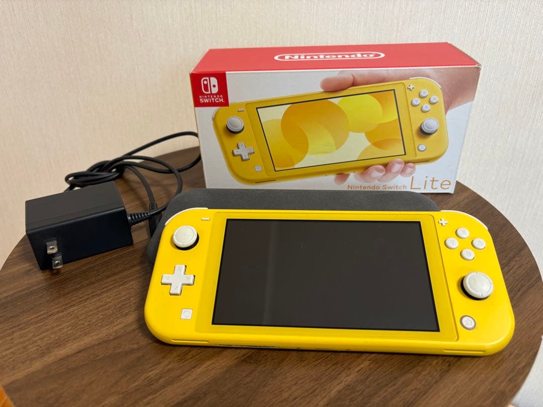 Nintendo Switch Lite イエロー　スイッチライト