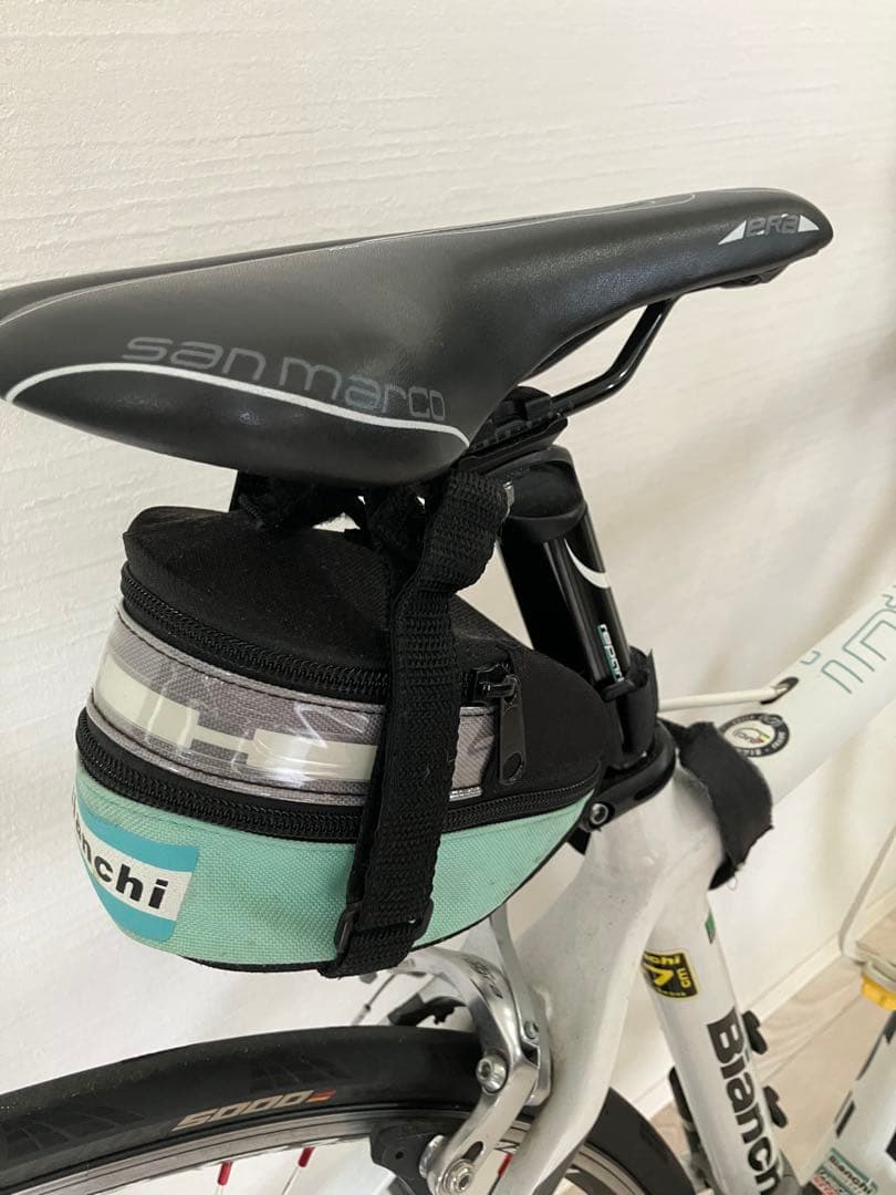 自転車ビアンキインテンソロードバイク