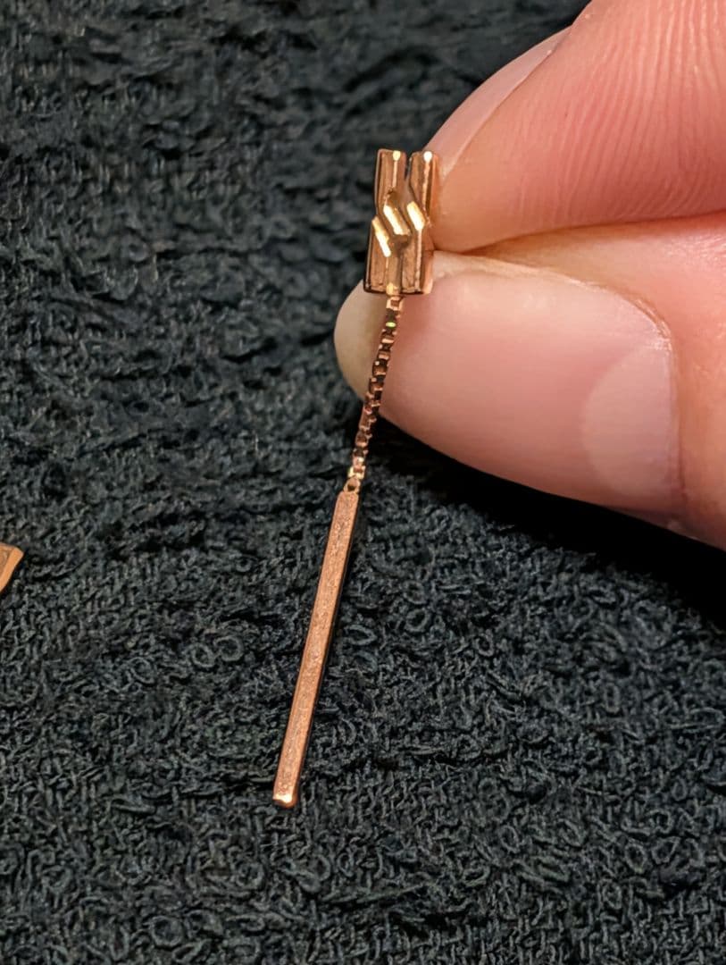 GUCCI 18k インフィニティピアス(片耳用)