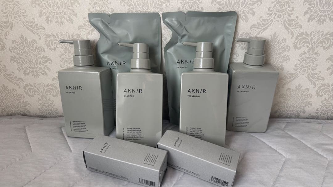 新品未開封 AKNIR アクニー シャンプー、トリートメント、スカルプセラム
