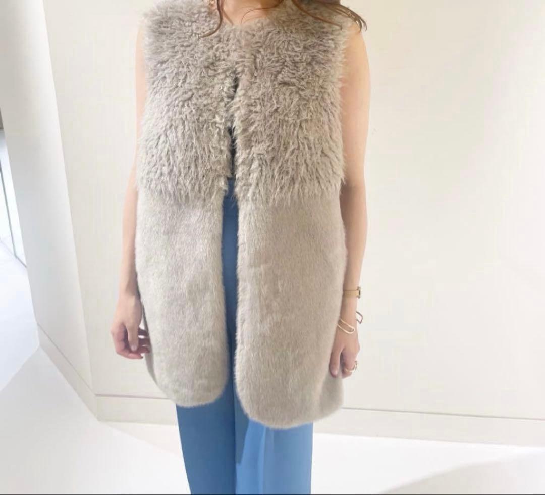 アルアバイル　ルルウィルビー フェイクファーコンビニットジレ