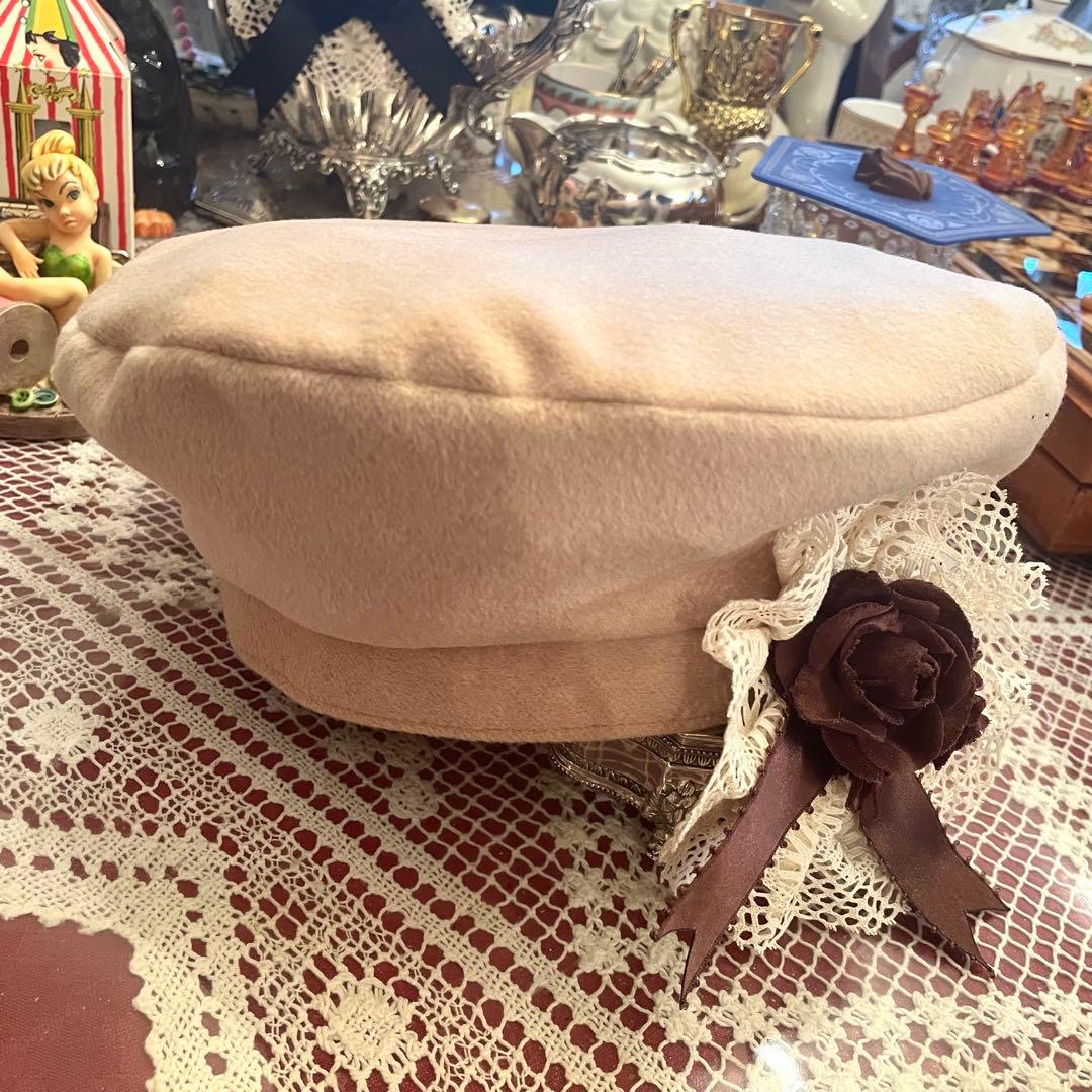 新品　未使用　メアリーマグダレン　ベレー帽　帽子　モカ　生成り　コサージュ　薔薇