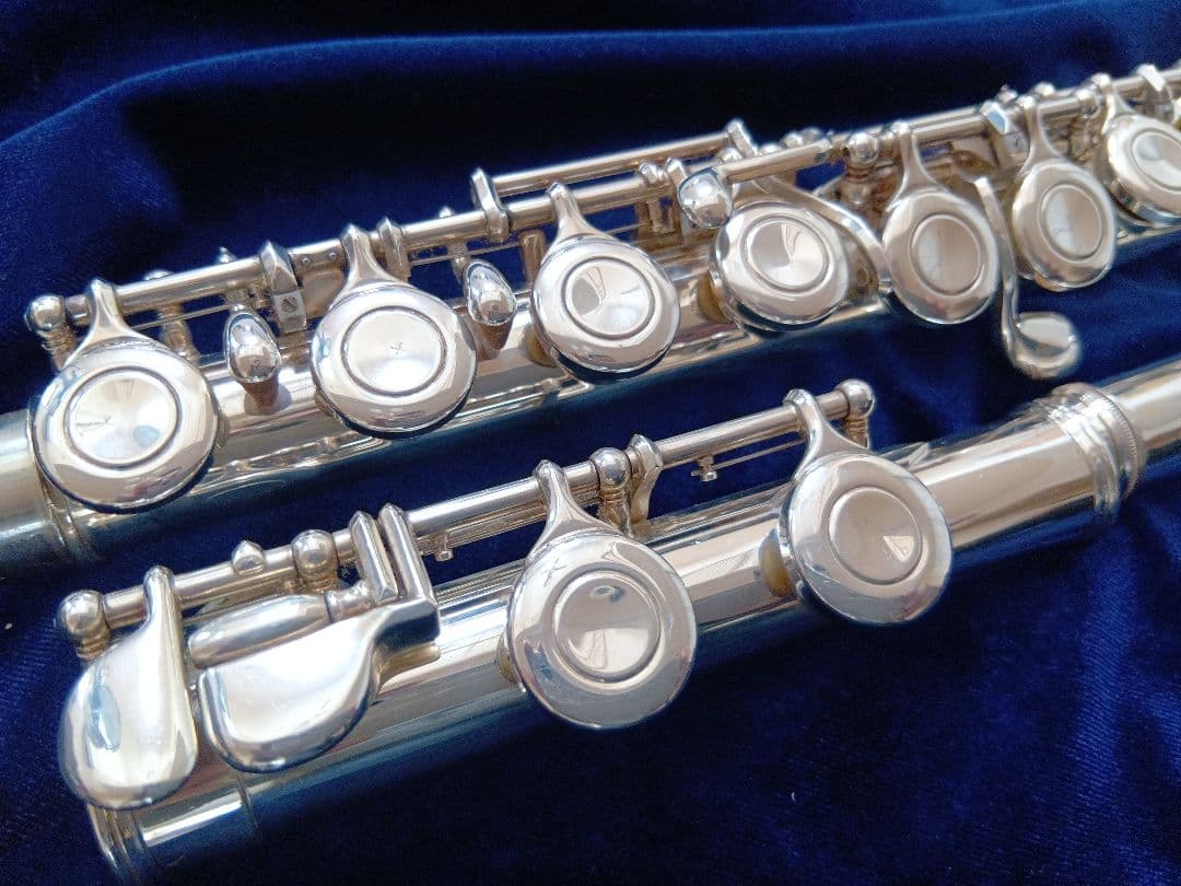 ♦良く鳴る♦管体銀製♦後期モデル♦ヤマハフルート YFL411 Eメカ