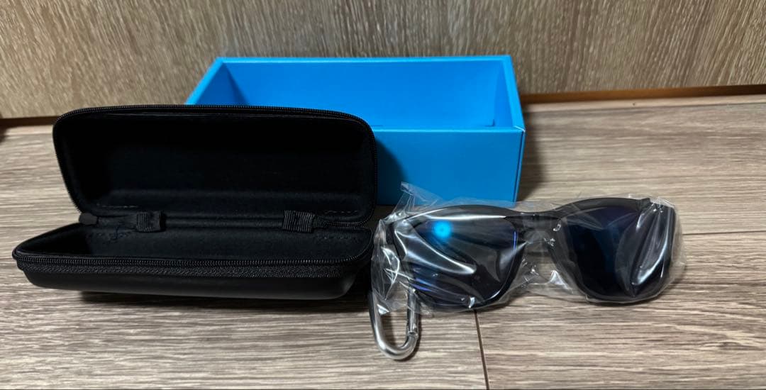 販売済　IOMIC サングラス 黒 レンズ ケース付き