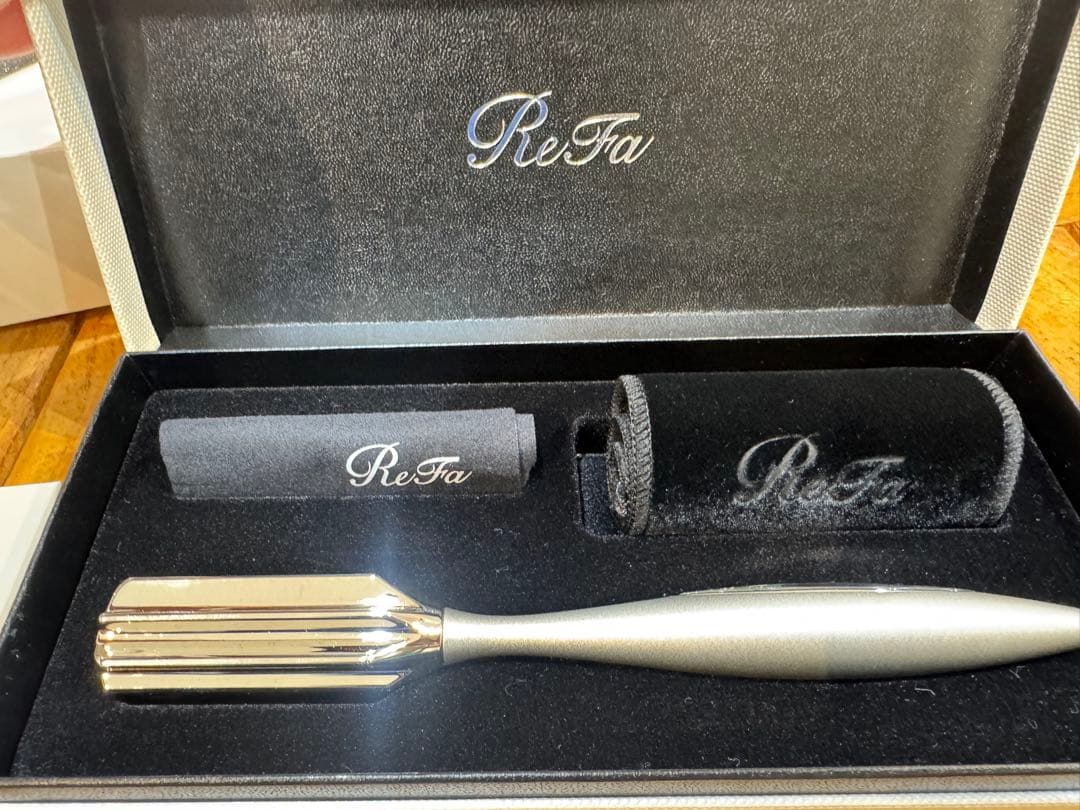 レア☆新品未使用ReFa STYLE 美顔ローラー 高級ボックス入り化粧袋付き