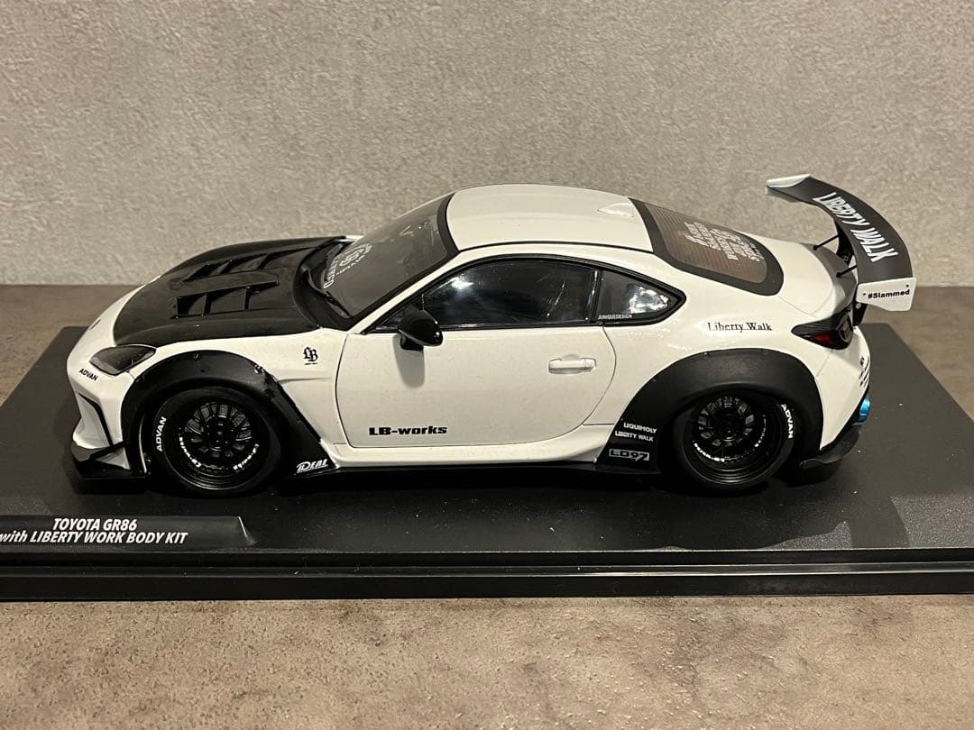Solido 1/18 トヨタ GR86 LB-WORKS
