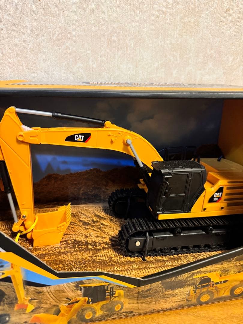 最終値下【値下相談は可】CAT ラジコンショベルカー