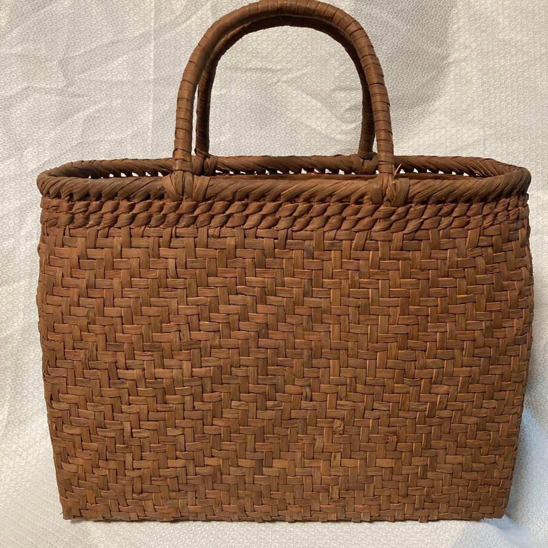 ︎ ︎ 【個数限定】メルカリ特別価格　色育つ１番皮　国産信州山葡萄籠　網代編み