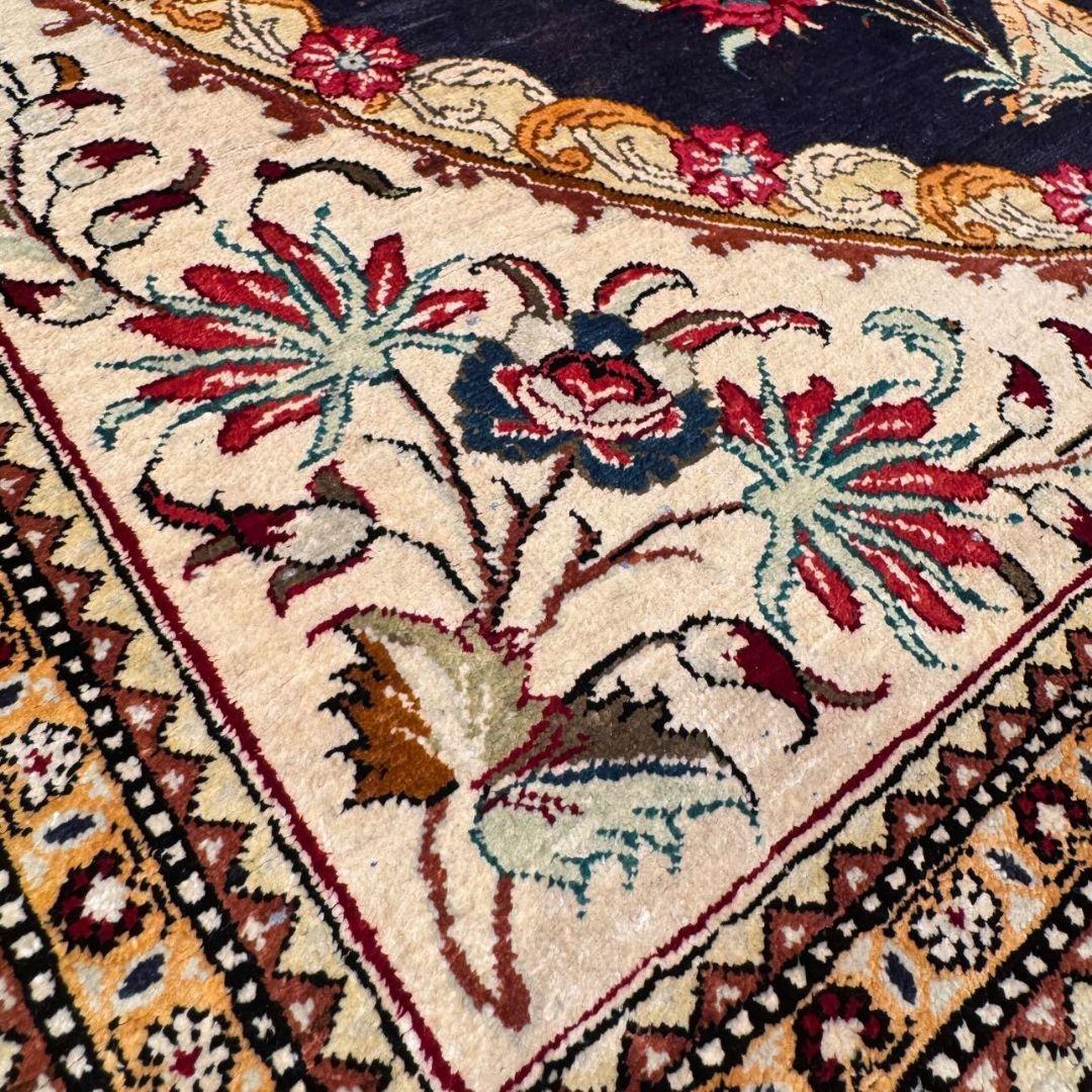 超希少！手織りペルシャ絨毯・全シルク製（クム産） 150×95cm