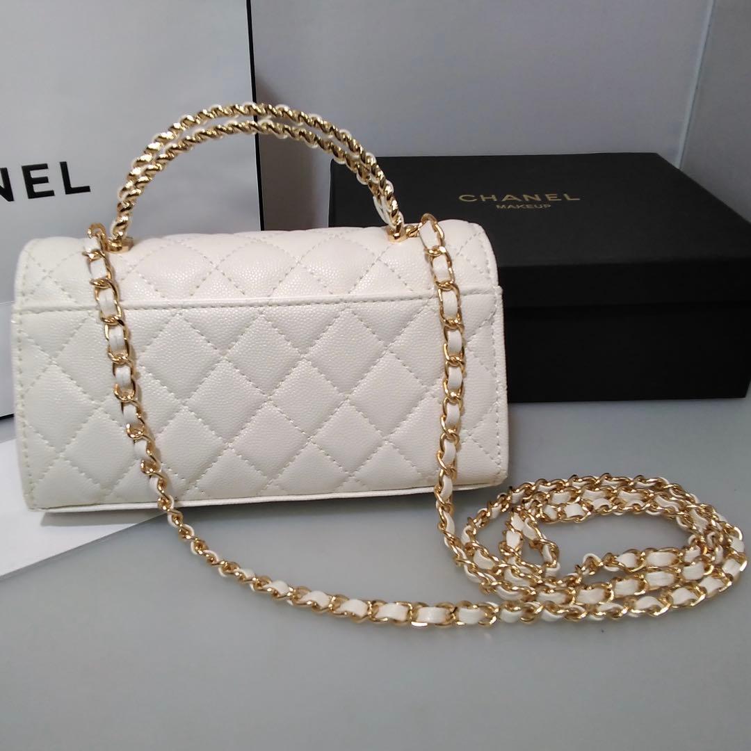 CHANEL〈シャネル〉ノベルティ　ホワイト ショルダーバッグ　ホワイトシャドー