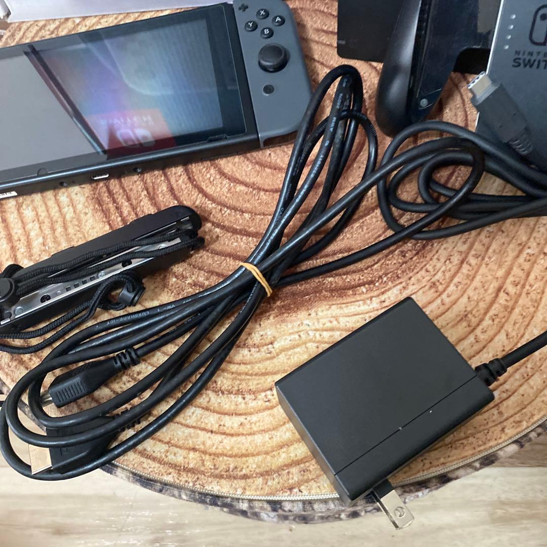 Nintendo Switch ニンテンドースイッチ本体　グレー ①