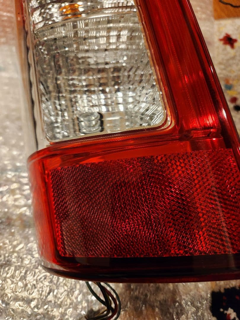 日産 NV350 キャラバン テールランプ　助手席側　前期用　後期ルック