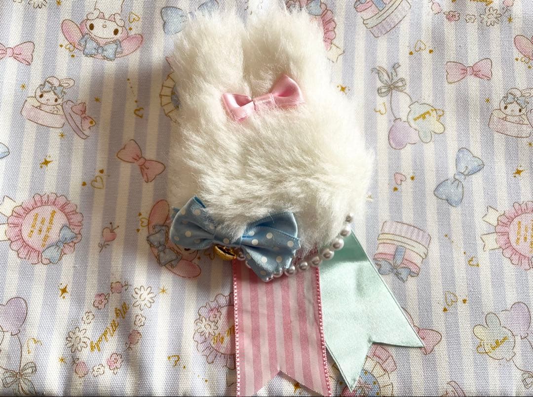 マシュマロバニーブローチ