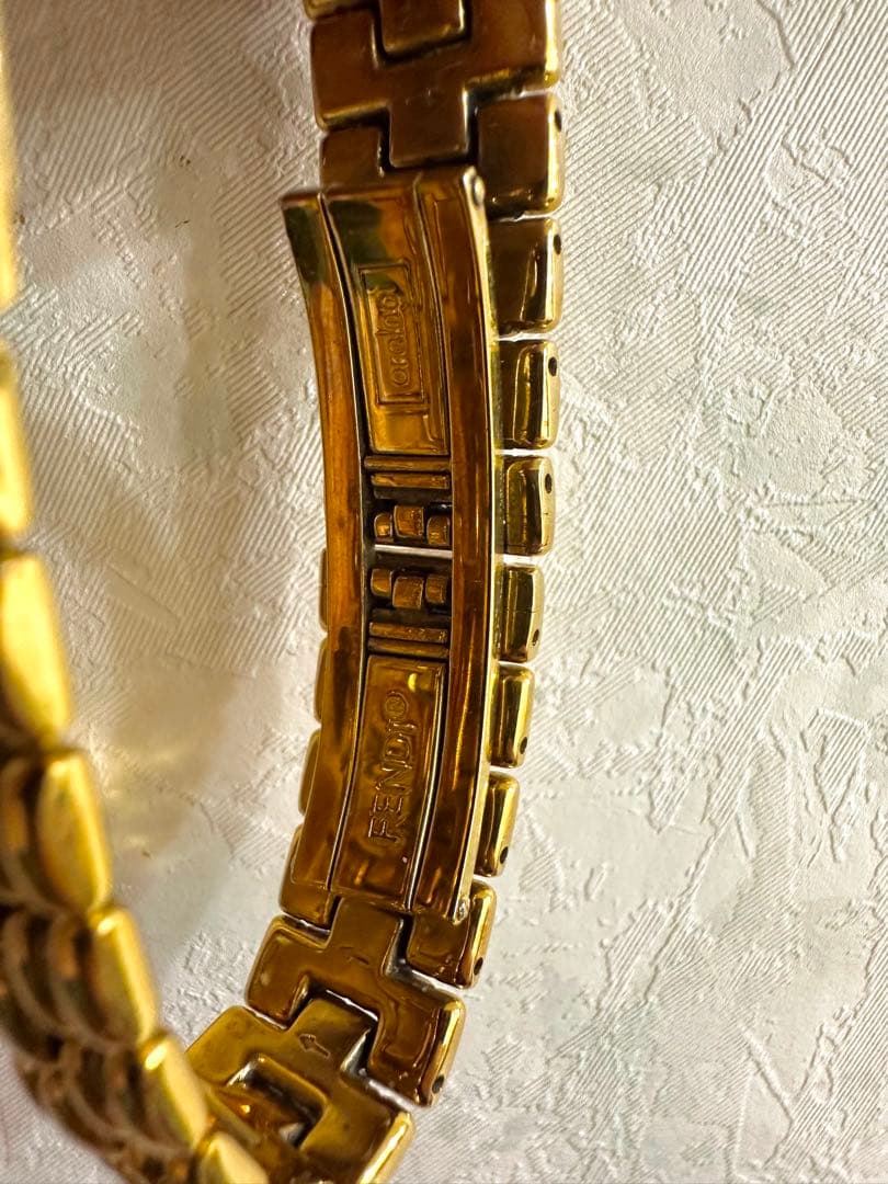 FENDI ゴールド ブレスレット時計