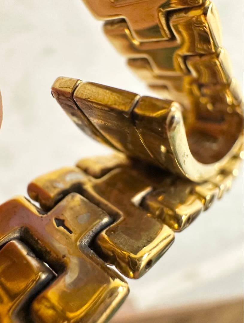 FENDI ゴールド ブレスレット時計