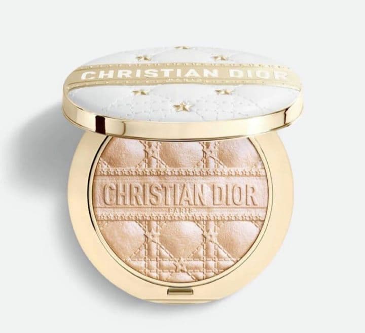 Dior ディオールスキン フォーエヴァー グロウルミナイザー 001