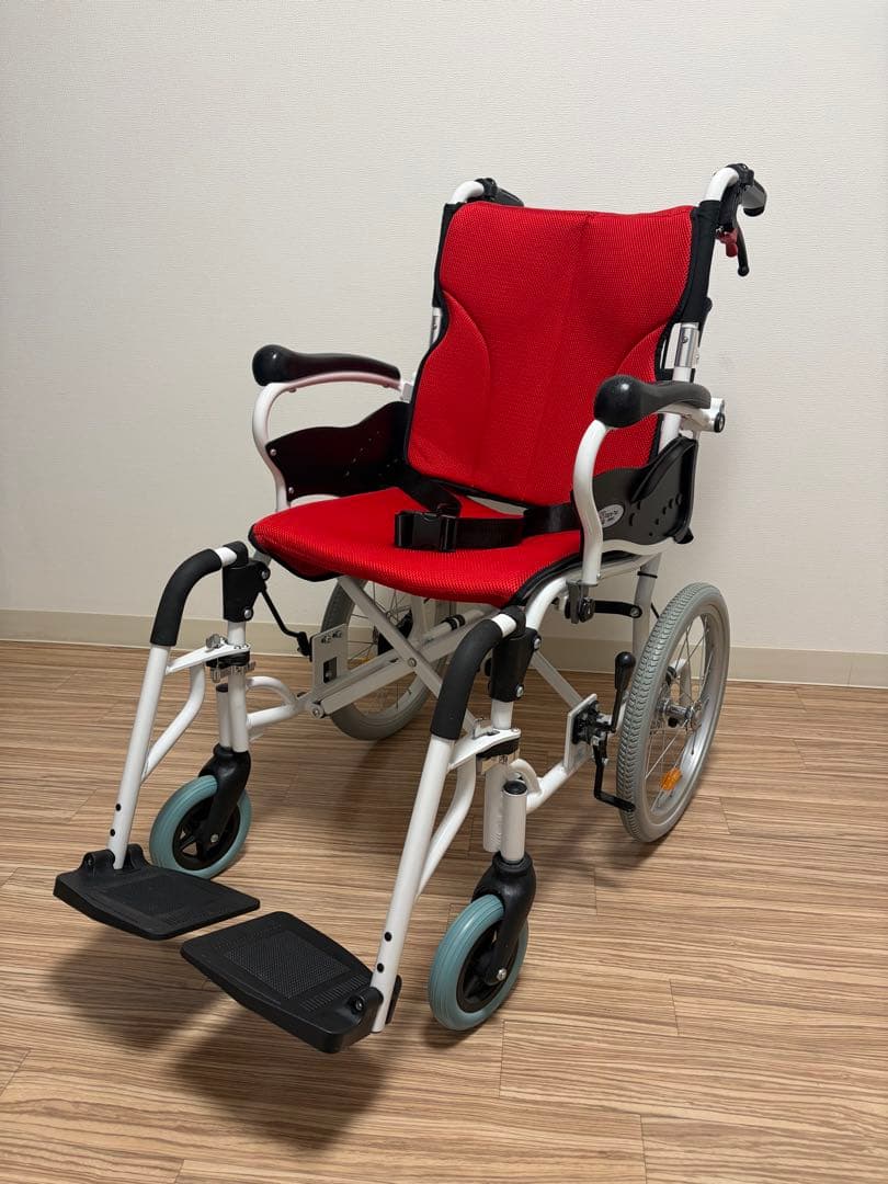 ※説明不足を追記、修正しました。ケアテックジャパン車椅子 赤　介助式
