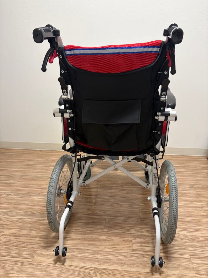 ※説明不足を追記、修正しました。ケアテックジャパン車椅子 赤　介助式