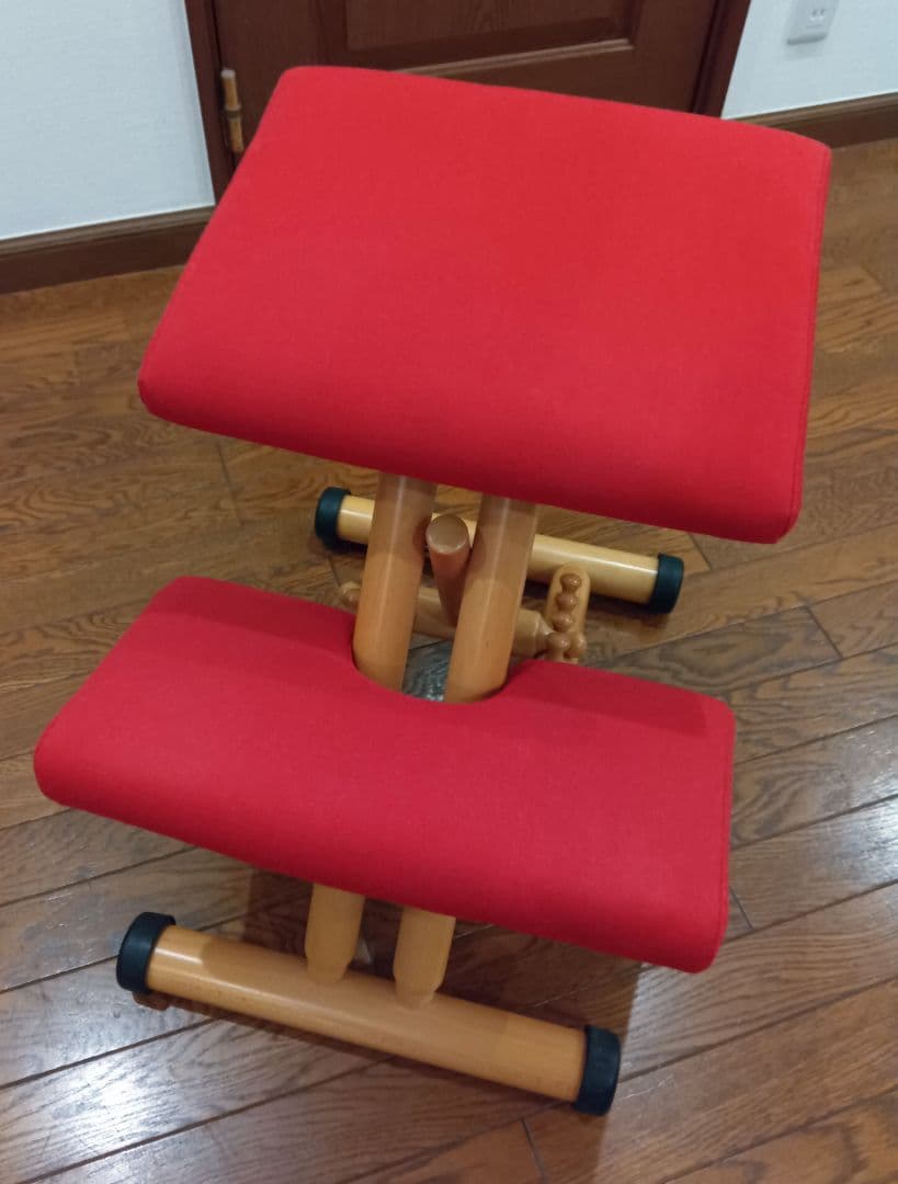 ストッケ　STOKKE　バランスチェア　マルチ　レッド　学習椅子　 姿勢矯正