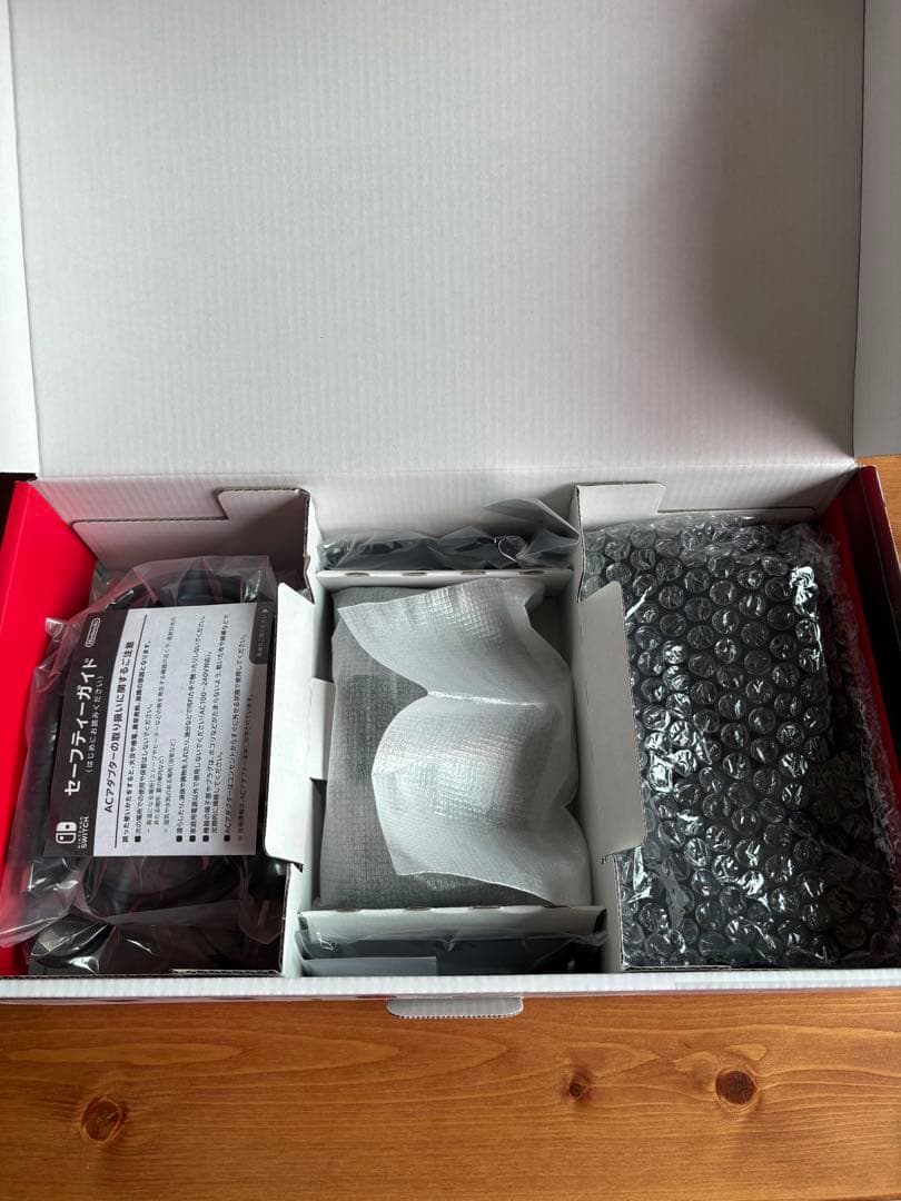 Nintendo Switch 通常モデル　完備品