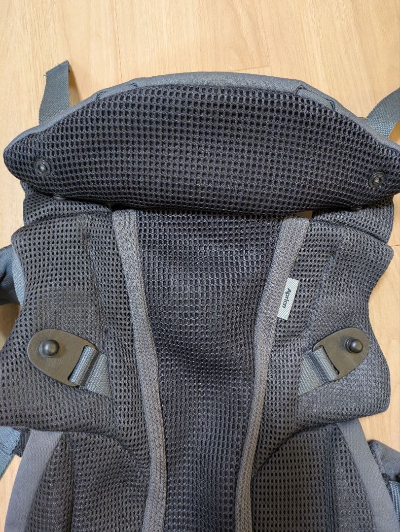 アプリカ ラクリス 抱っこ紐 グレー