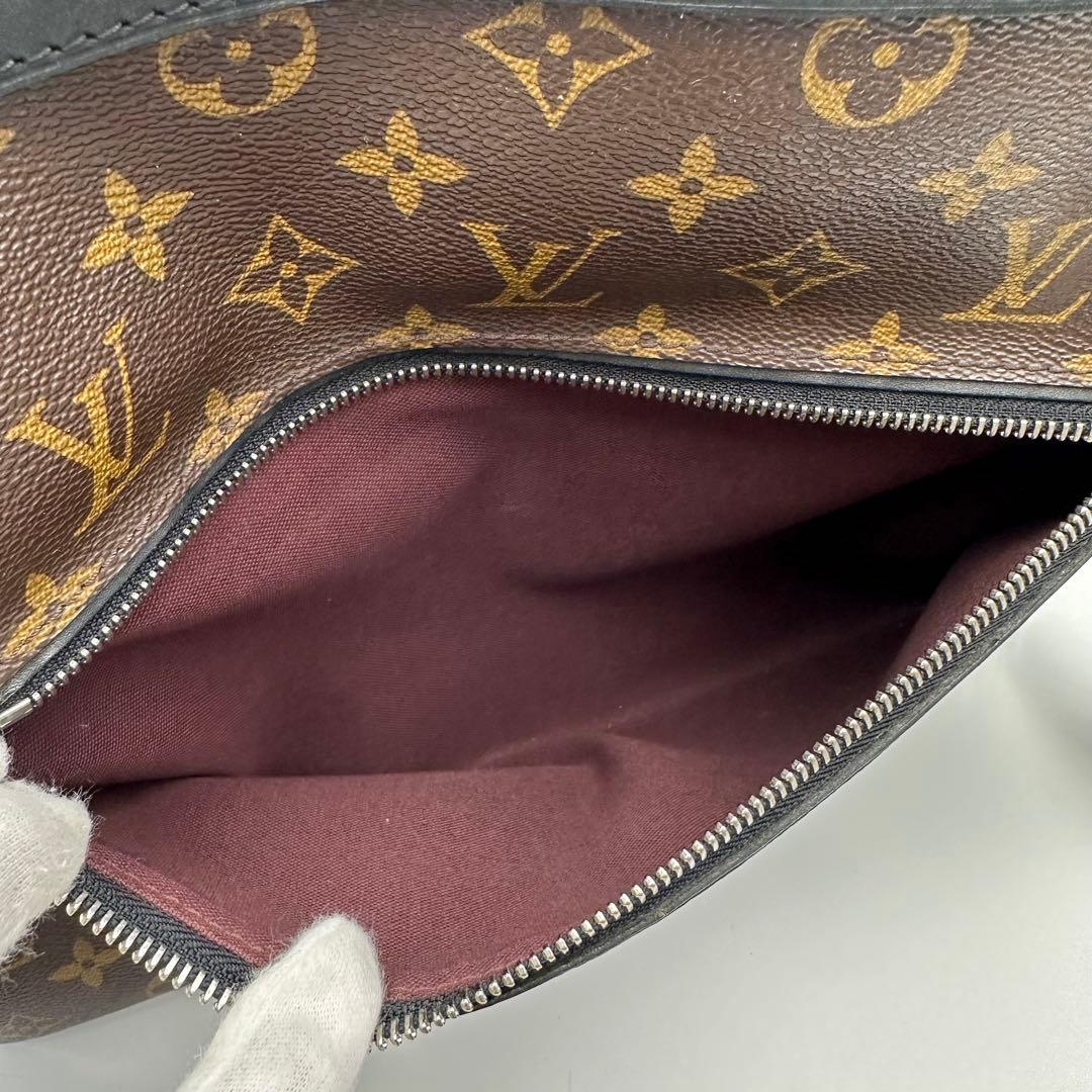 ルイヴィトン モノグラム マカサー メンズ ショルダーバッグ 斜めがけ