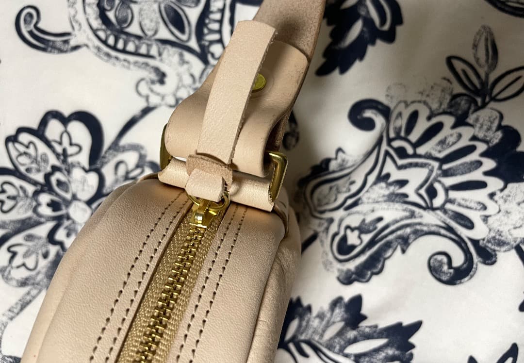 ベルさん専用（予約注文）ヌメ革ショルサーバック