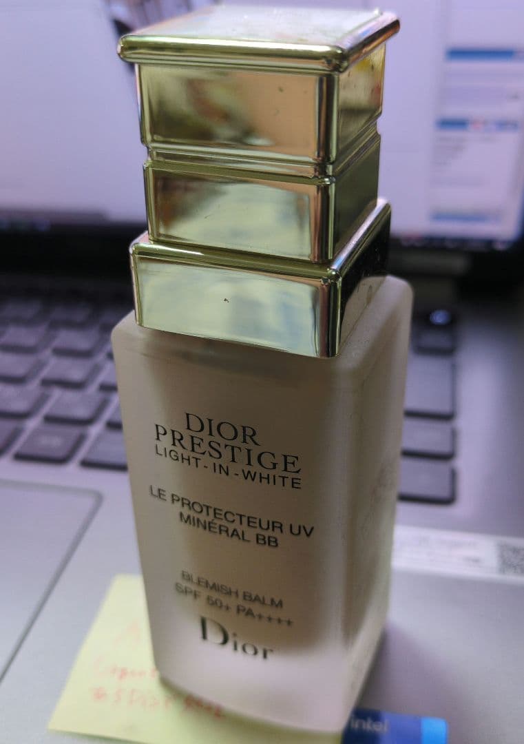 美品　Dior プレステージ ホワイトル プロテクター UV ミネラル BB01