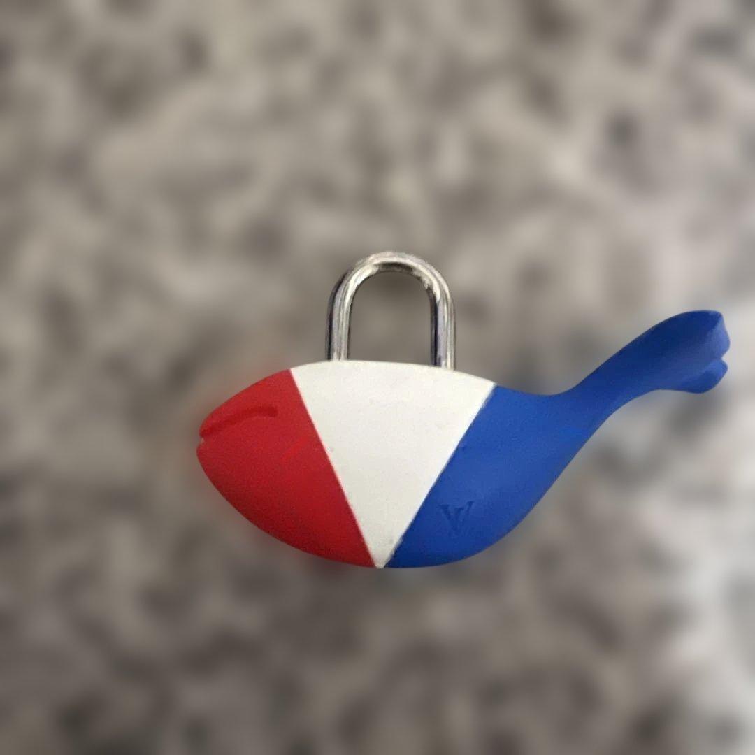 LOUIS VUITTON ルイヴィトン カップ南京錠シルバー