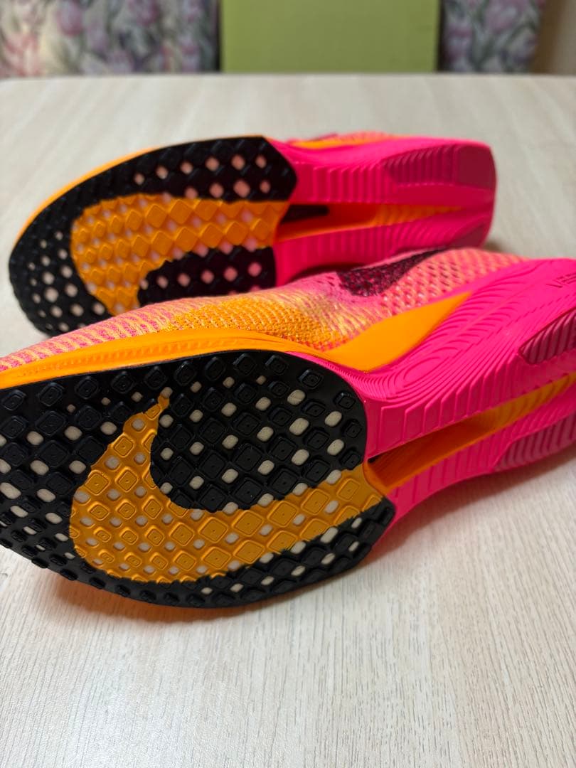 あ*ち様 Nike ZoomX ヴェイパーフライネクスト%3 新品未使用25.5