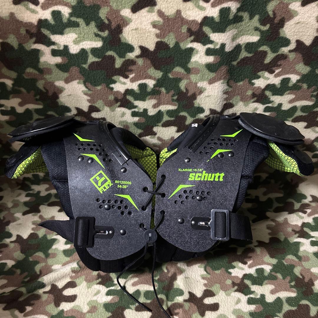 美品　アメフト　ショルダーパッド　schutt Youth 子供用　サイズXL