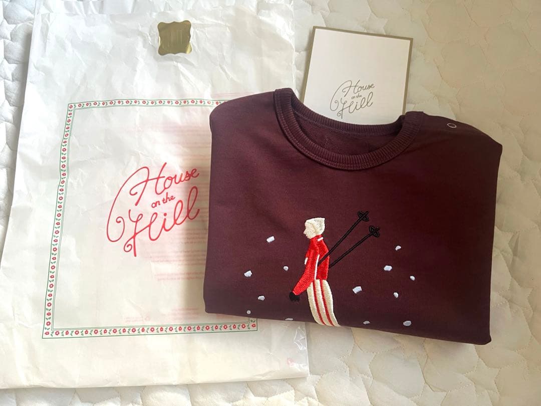 新品タグ付きhouse on the hill Sweatshirt 100