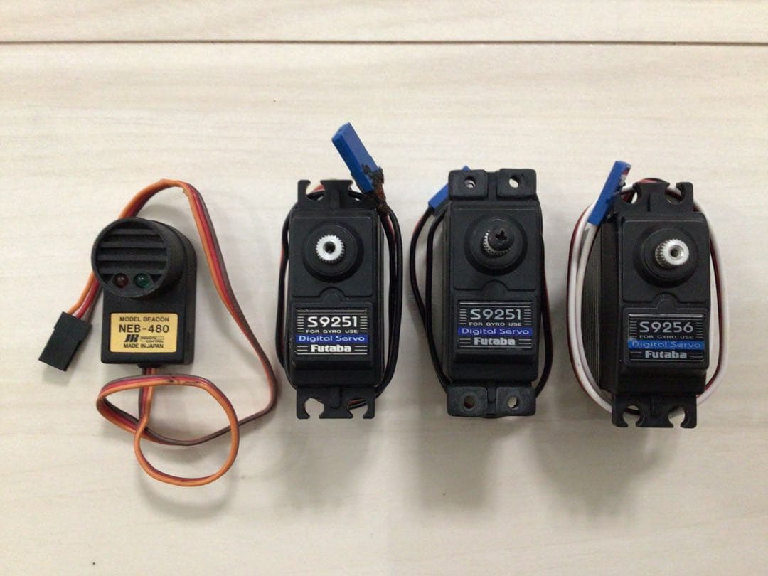Futaba デジタルサーボ3個セット&JR モデルビーコン中古品