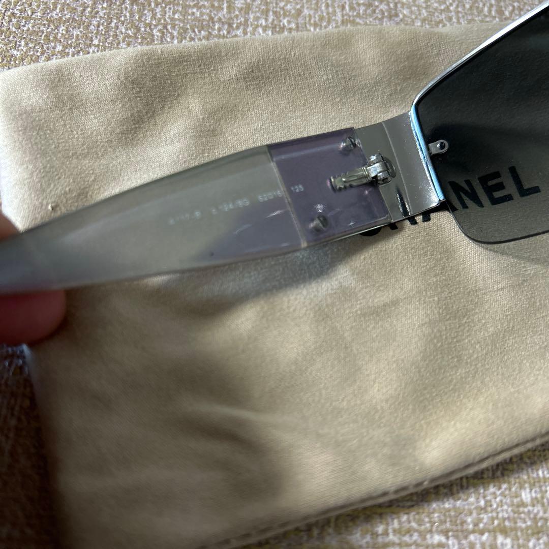 美品！CHANEL サングラス グレー シルバー フレーム