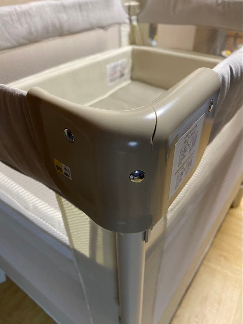 【即日発送】ココネルエアープラス AB ホワイトベージュ　アップリカベビーベッド