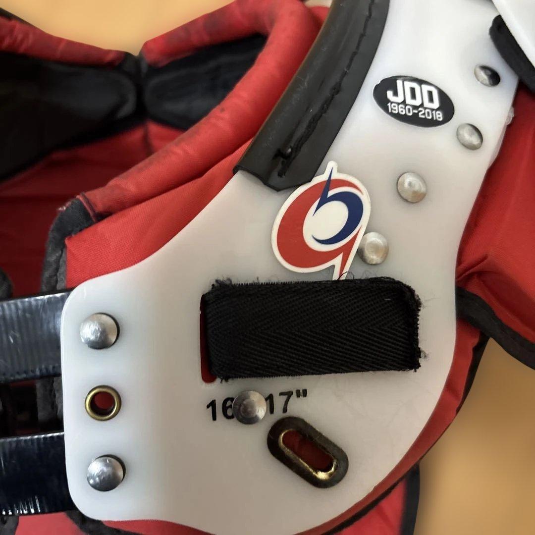 DOUGLAS QBK XS 16-17 ショルダーパッド バックプレート付き