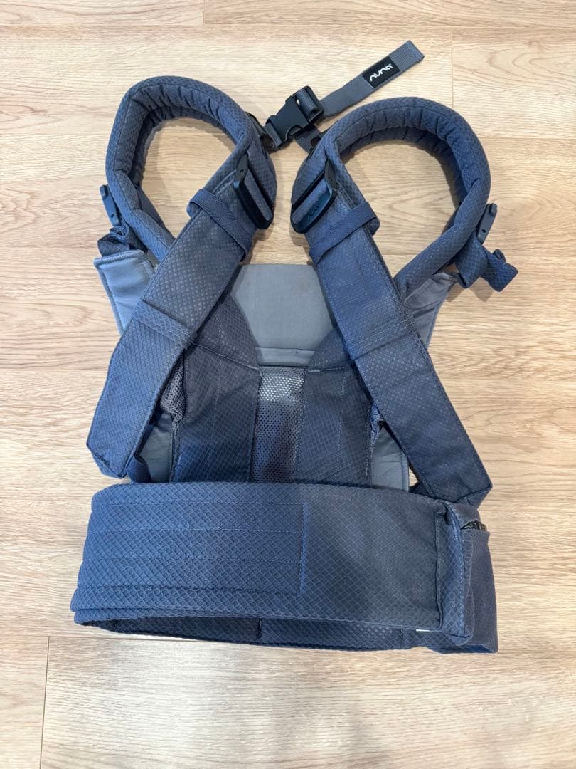 【美品】nuna ヌナ　抱っこ紐　ベビーキャリア カドル（アスペン）