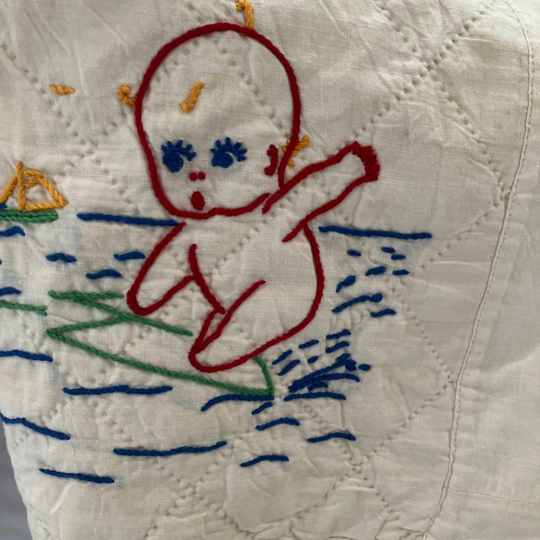 ビンテージ刺繍キルト(スーちゃん他) 172×180位　刺繍部分20角×32個