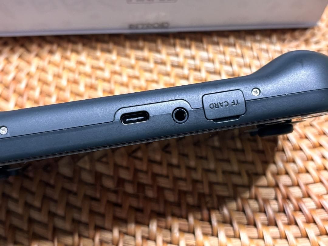 RETROID POCKET MINI V2 レトロゲーム機