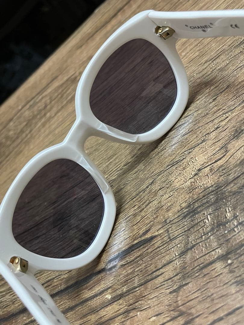 CHANEL サングラス ホワイト