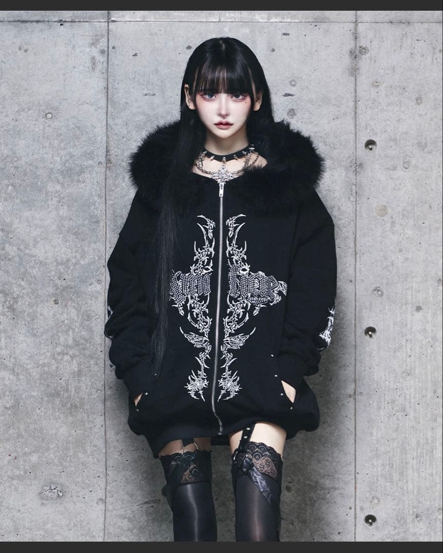 ファー付きAmiligeラインストーンZIPパーカー /アミリージュ